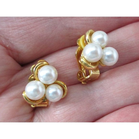 Vintage Pearl Clip On Earrings Jewelry - Picture 2 of 3